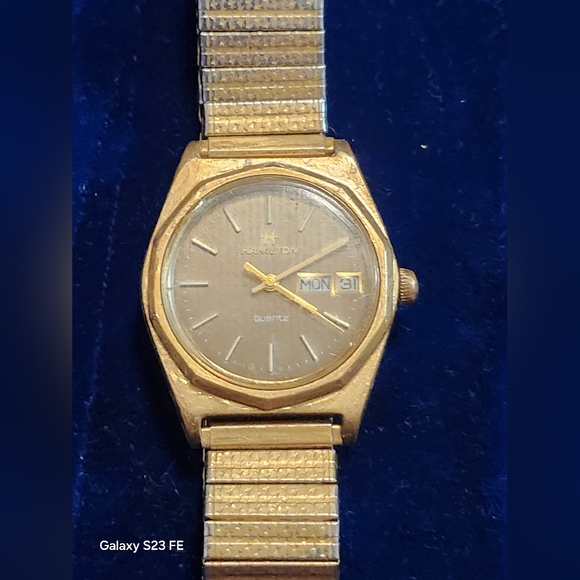 Vintage Hamilton Quartz Day/Date Mens Watch - Picture 3 of 8